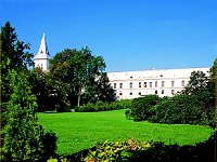 Chcete se dov�d�t v�ce o Karvin�? V centru m�sta je z�mek a velik� park