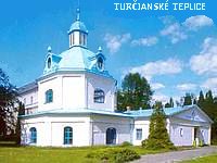 Modr� k�pe� je zn�mou charakteristickou budovou l�zn� Tur�iansk� Teplice